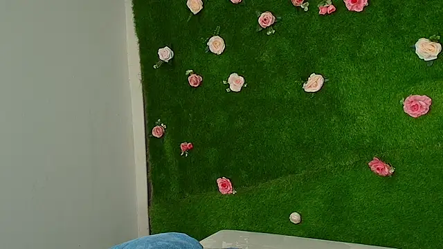 Huge Titties  online show from January 6, 5:38 pm