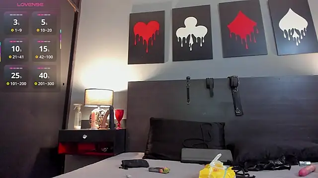 Samantha Mouret online show from December 18, 5:18 pm