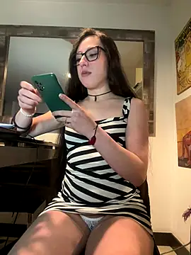 Snapshot of milena_23x chatting on October 23, 5:57 am milena 23x online show from October 23, 5:57 am