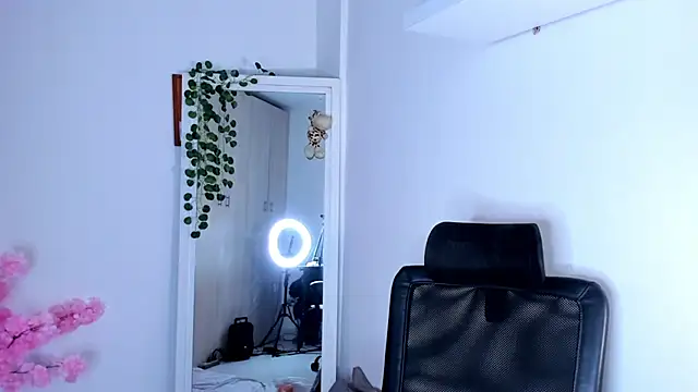 AnnieSofiia online show from April 15, 7:58 pm