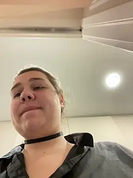 SuzieMurray online show from September 18, 2:04 pm