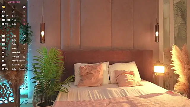 Smiley Mia online show from March 16, 5:32 am