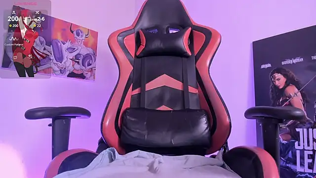 keendaall online show from February 8, 5:55 am