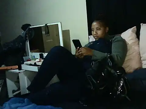 mshayiwesinqa12 online show from October 18, 6:10 pm