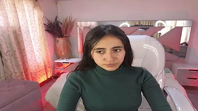 Mia Fischer online show from December 15, 7:30 pm