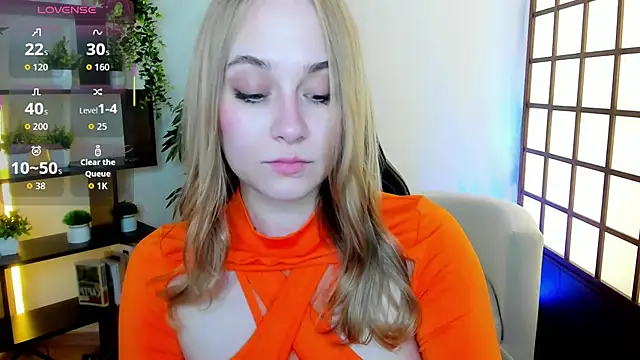 LianaBright online show from June 4, 1:44 am
