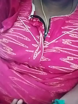 Snapshot of aadhini01 chatting on September 24, 4:33 am aadhini01 online show from September 24, 4:33 am