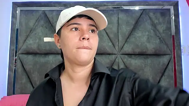 AbbySmiitth  online show from March 27, 12:01 am