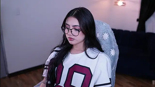 myeimmy 33 online show from July 10, 1:44 pm