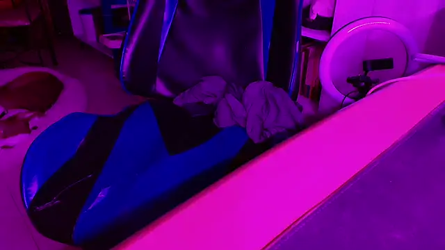 DirtyDi97 online show from December 22, 4:15 am