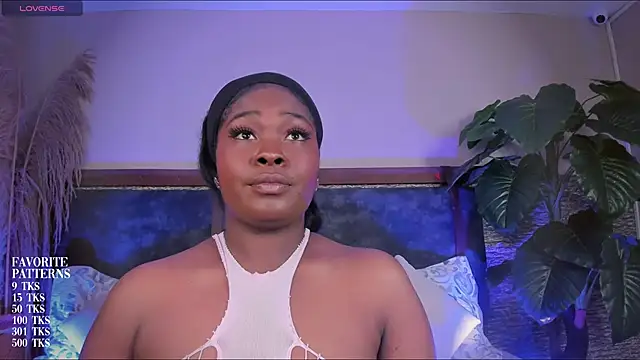 zoe 23  online show from March 27, 1:23 pm