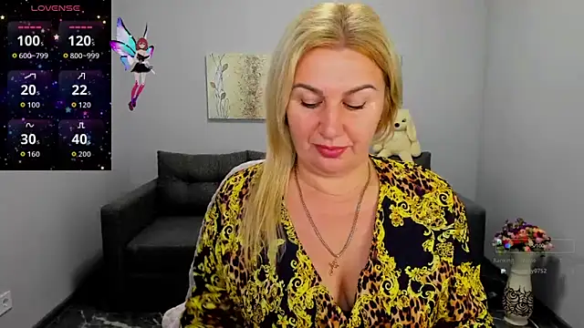 Snapshot of Lili_Crossi chatting on September 30, 5:46 am Lili Crossi online show from September 30, 5:46 am