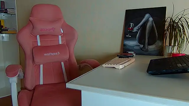 Jules Queen online show from April 11, 6:19 am