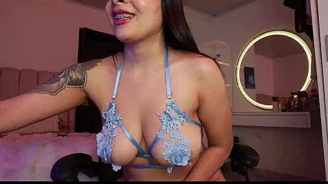 tammylee  online show from January 18, 7:37 am