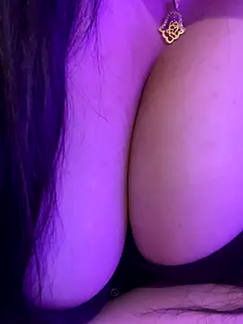 Cameelia online show from November 18, 2:40 pm