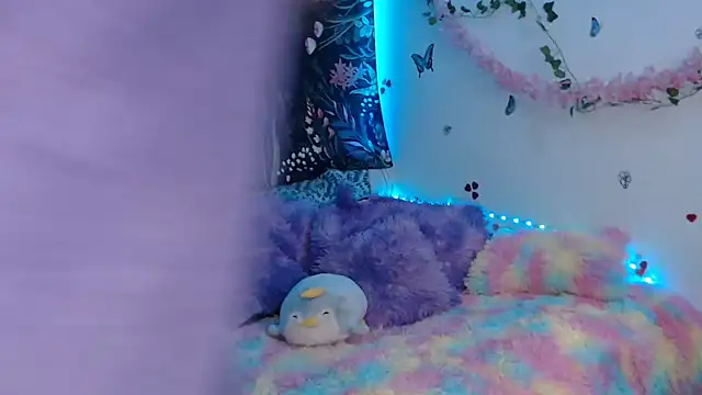 Emillyy m online show from April 11, 1:12 am