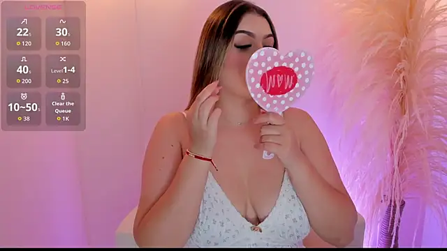 Snapshot of thaliafox_ chatting on October 15, 12:35 am thaliafox  online show from October 15, 12:35 am