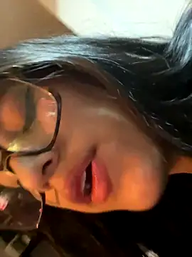 AleFantasy0001 online show from November 27, 4:37 am