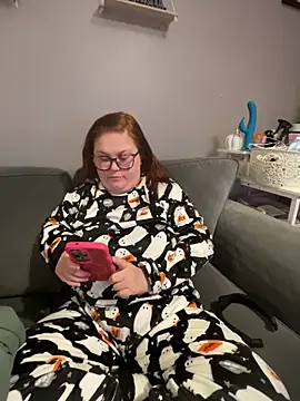 Snapshot of SassyTallulahMae chatting on October 21, 8:13 pm SassyTallulahMae online show from October 21, 8:13 pm