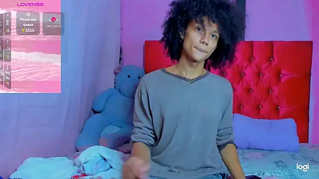 StassieBell online show from March 12, 12:30 pm