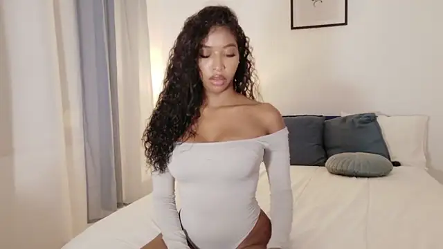 Snapshot of IamCrystal2 chatting on September 18, 10:19 pm IamCrystal2 online show from September 18, 10:19 pm