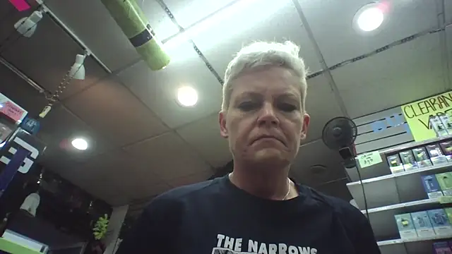 jadegilf1 online show from April 12, 6:54 pm