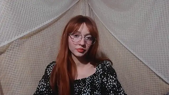 Snapshot of IsabellaBlacky chatting on October 17, 3:21 am IsabellaBlacky online show from October 17, 3:21 am