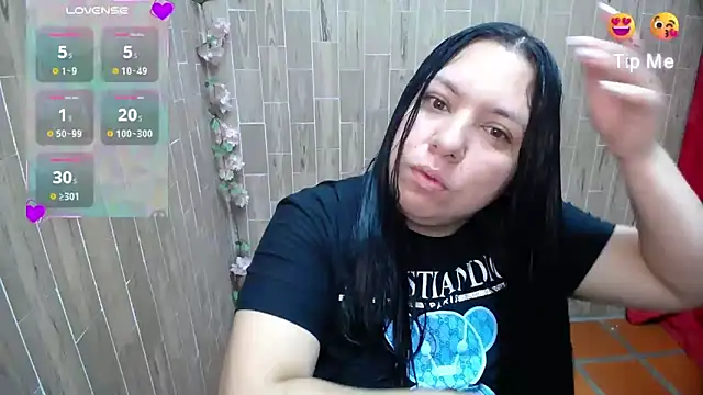 solyeria online show from March 5, 9:05 am