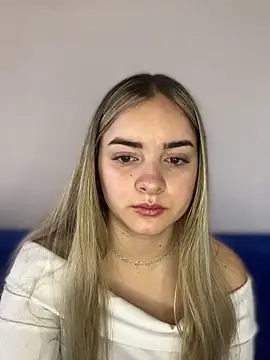 imlindapink online show from January 17, 2:24 pm