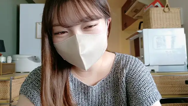 Snapshot of _Yui_ chatting on October 7, 3:44 am Yui online show from October 7, 3:44 am