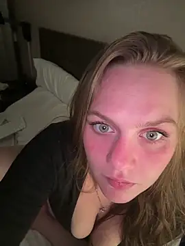 OverlookedHonesty9 online show from April 8, 4:03 am