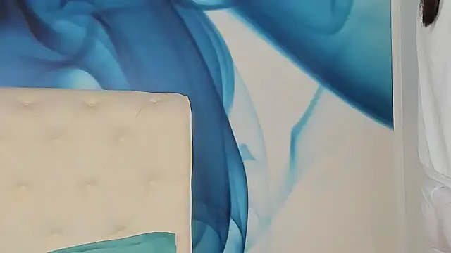 SkinnyDolly online show from March 31, 2:11 am