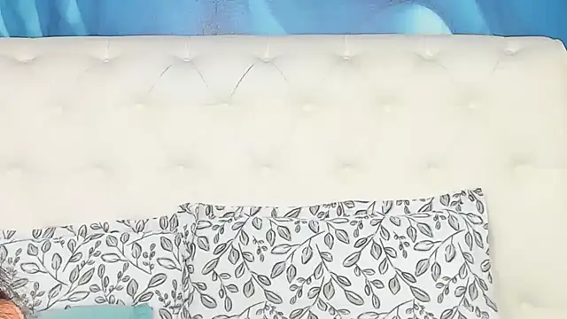 SkinnyDolly online show from October 24, 2:07 am