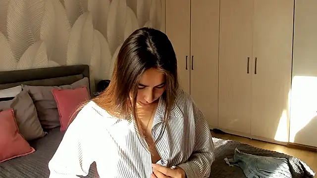 Bambiii bby online show from March 30, 2:11 am