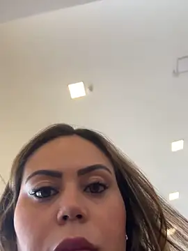 lariic online show from April 17, 6:10 pm