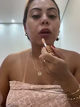 lariic online show from March 25, 8:34 pm