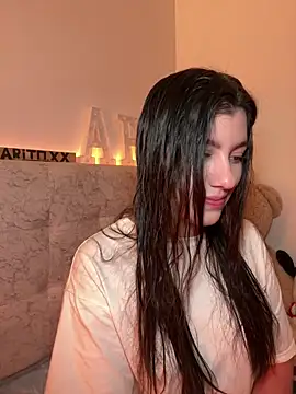 ARITOO  online show from October 25, 6:32 am