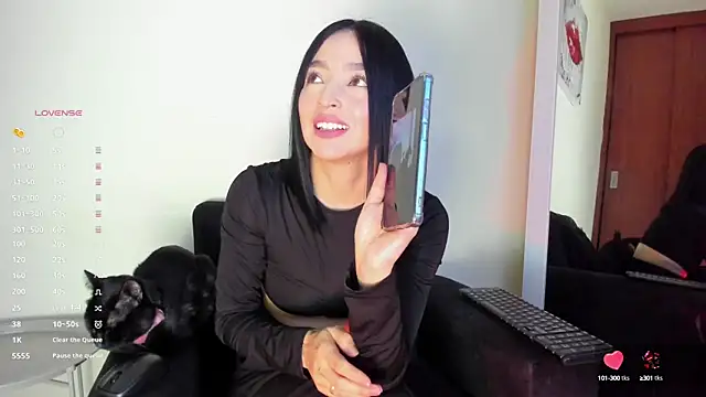 victoria  lace  online show from September 25, 12:32 am