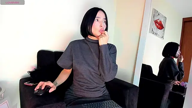 victoria  lace  online show from February 15, 2:03 am