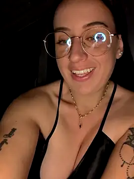 Lindsay 00off online show from October 11, 5:12 am