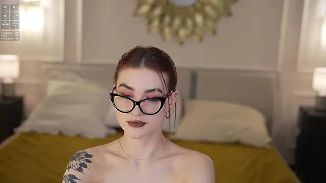 Magnetic Mia  online show from March 29, 12:42 am