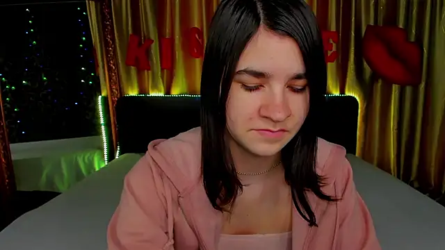  Polly Love  online show from February 20, 7:21 am