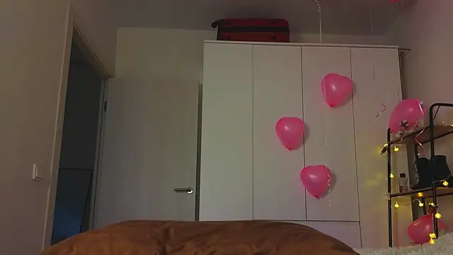 Lili Roze  online show from February 15, 7:51 am