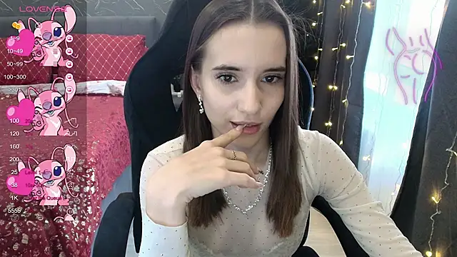 Alice Weiss online show from November 20, 9:21 am