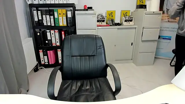 kilenyapatrice online show from October 7, 10:30 am