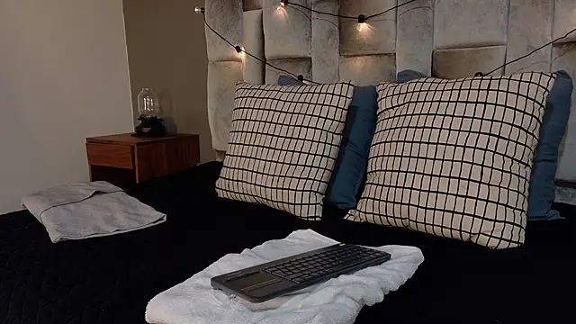 JaylaScott   online show from March 30, 11:54 am