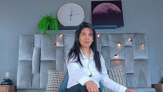 JaylaScott   online show from April 5, 12:48 pm