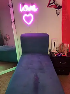 EmmaHot online show from April 10, 9:43 pm