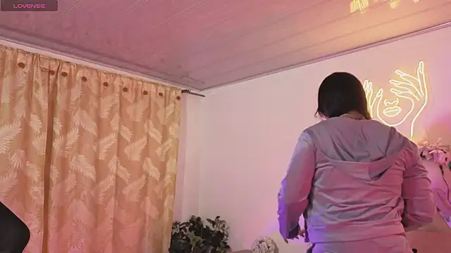 hina tay online show from February 11, 3:09 am