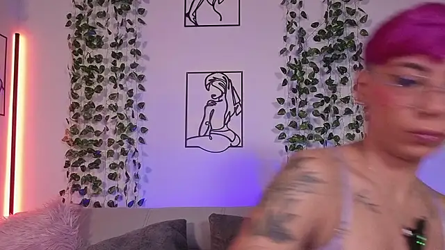 MiaMorgan  online show from March 4, 10:00 am